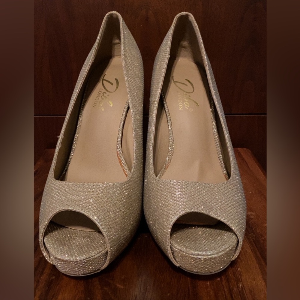 Payless Dila London Sparkling Gold Material Heels